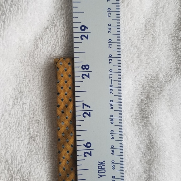 Kenneth Cole New York All Silk Necktie  / Suit Tie - Picture 12 of 13